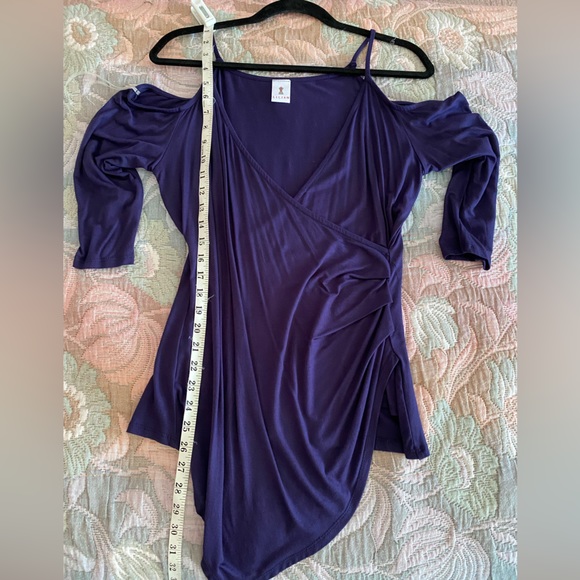 Lilian Cold Shoulder Top - Picture 10 of 12